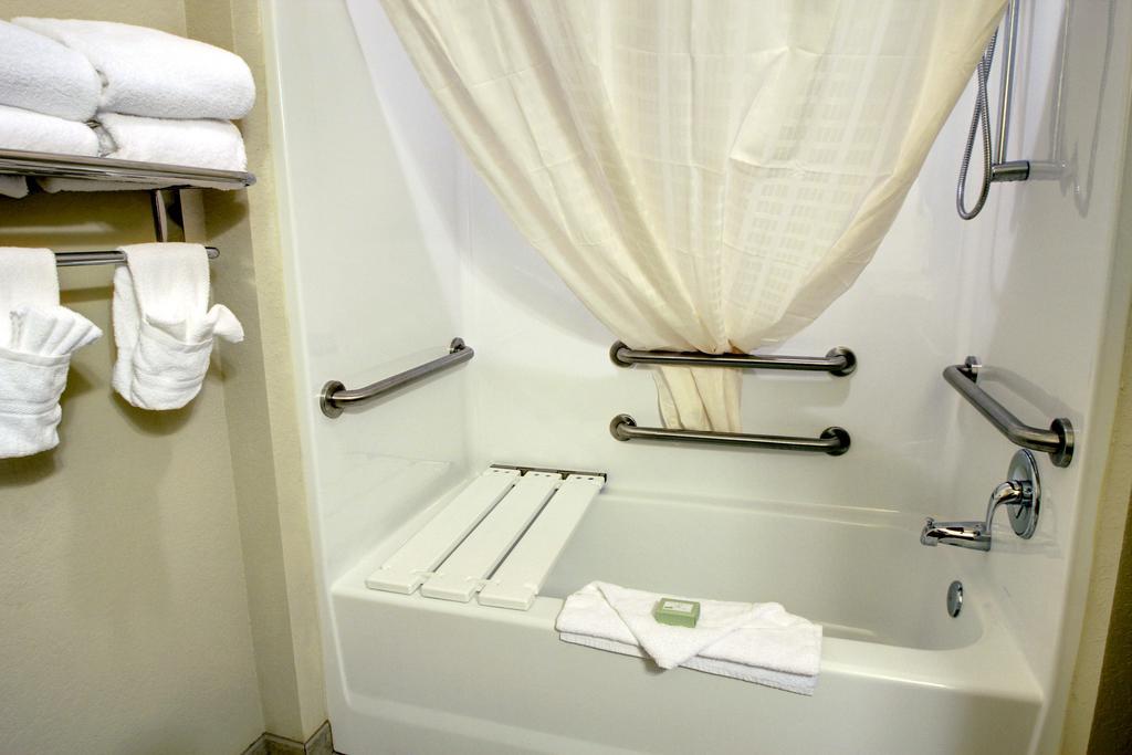 Cobblestone Inn & Suites-Winterset Kültér fotó