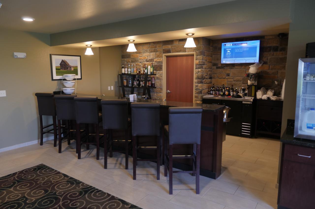 Cobblestone Inn & Suites-Winterset Kültér fotó